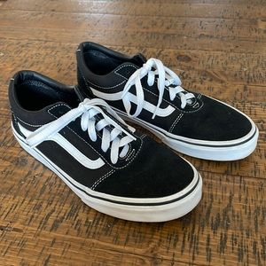 Vans Big Kid Shows Like New
